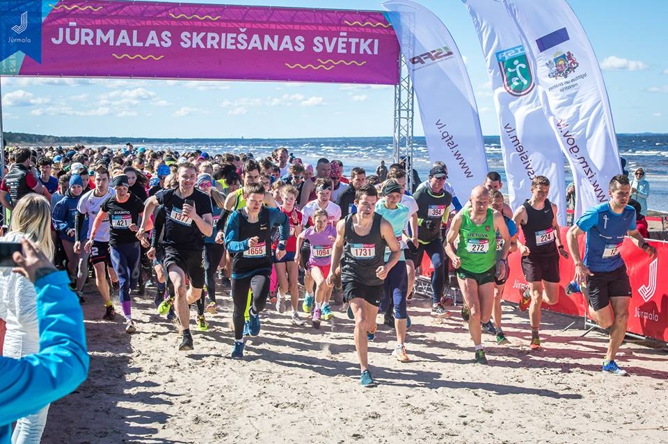 Bogdanovu ģimene sekmīgi piedalās Jūrmalas skriešanas svētkos