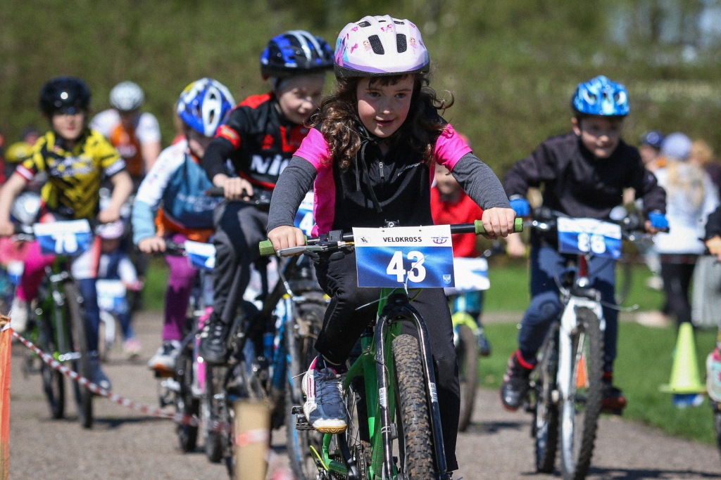 FOTO: MTB velokrosa sacenībās "Gramzdas zobrats" triumfē gramzdenieki
