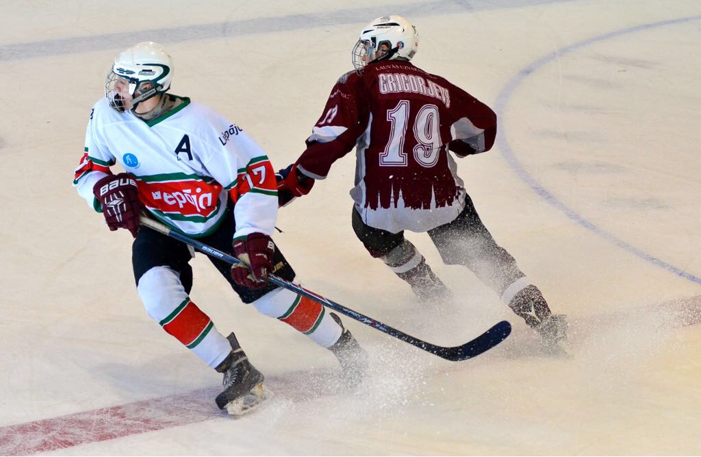 "LSSS U-18" hokeja komanda aizvadīs pirmo fināla spēli Liepājā