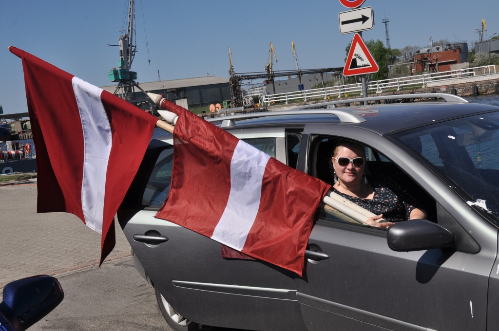 FOTO: Karogu brauciens Liepājā