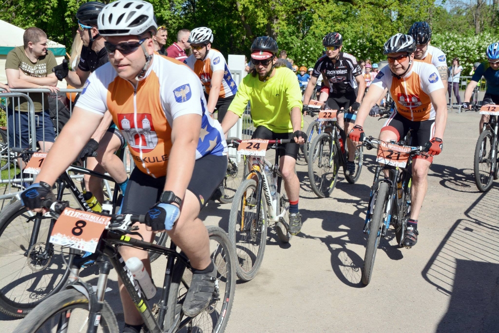 FOTO: Astoto reizi pieveic "Priekules MTB velomaratonu"