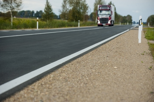 Atsākušies remontdarbi uz ceļa Liepāja–Lietuvas robeža