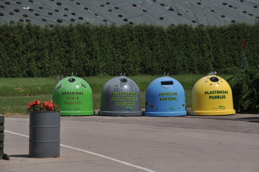 FOTO: atkritumi – pārstrādei, elektrībai un muzejam