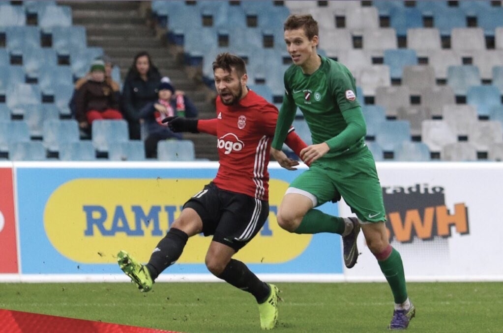 "Liepāja"/"Mogo" uzveic "Metta"/LU vienību