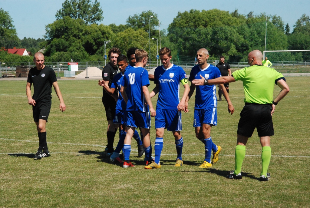 FOTO: "Grobiņas SC" Latvijas kausa izcīņas astotdaļfinālā zaudē "Daugavpilij/Progresam"