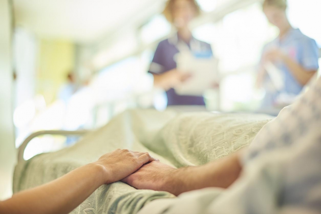 Pilngadīgas invalīdes mamma: vai medicīnas personāls zina, kā apieties ar nestandarta pacientiem?