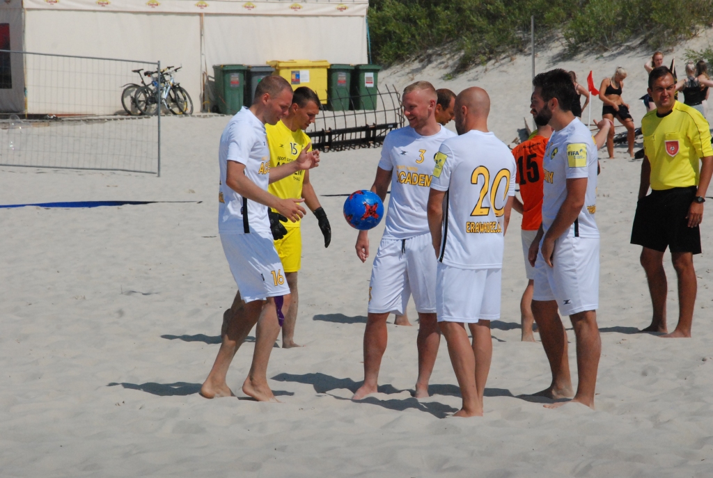 Liepājas komanda "Linden City BSC" uzvarai Latvijas kausā pievieno arī valsts čempiontitulu pludmales futbolā