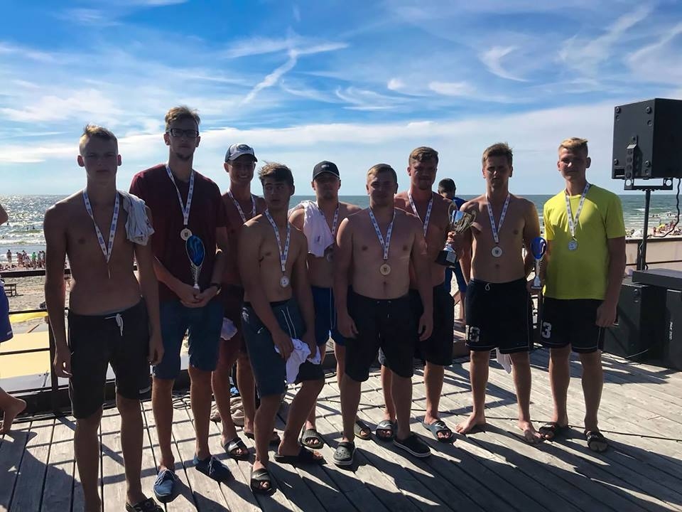 "Vaiņodes" handbolisti Lietuvā izcīna otro vietu pludmales handbola turnīrā 