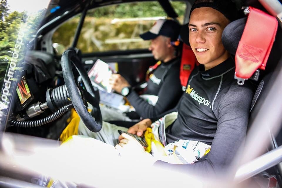 Sesks/Francis pēc tehniskām ķibelēm teicami aizvada Vācijā notiekošā WRC pasaules čempionāta posma pirmspēdējo dienu