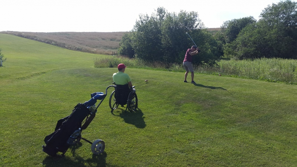 Liepājas adaptīvā golfa spēlētājs izcīna otro vietu Latvijas čempionātā