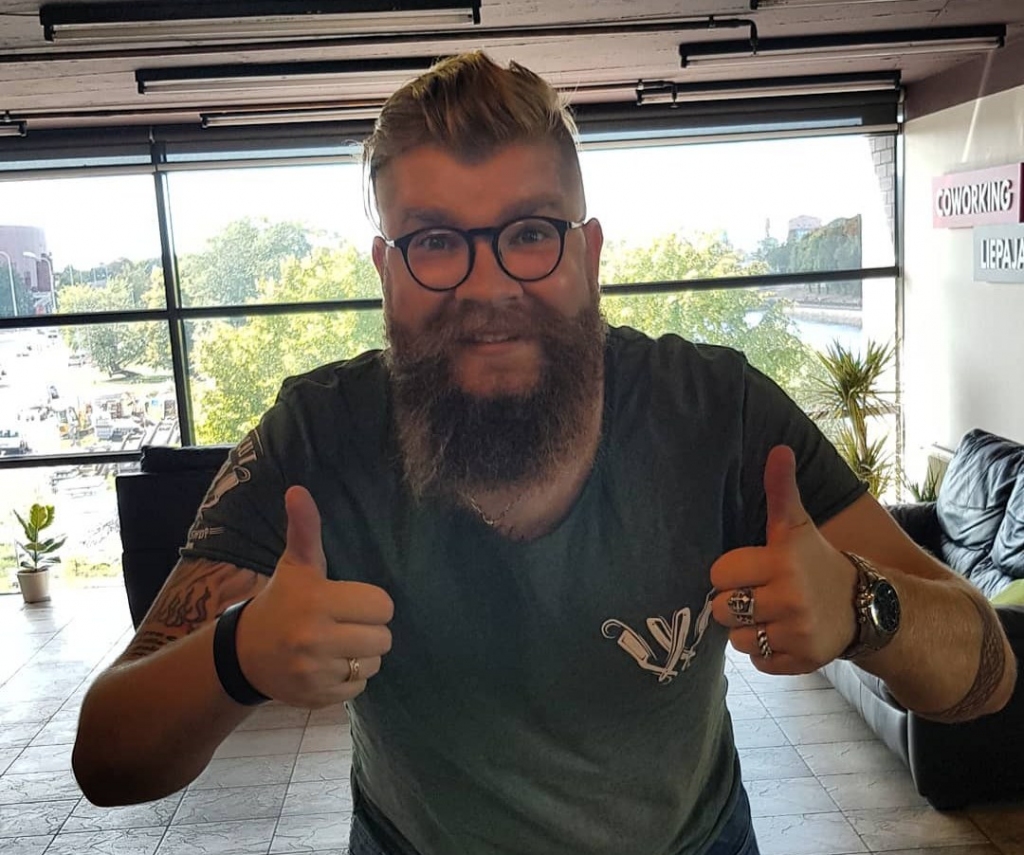 "Coworking Liepaja" viesosies "Windcut Barber Shop" vadītājs Elgars Roga