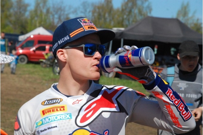 Jonasam pamatīgi sarūk izredzes aizstāvēt pērn izcīnīto pasaules čempiona titulu