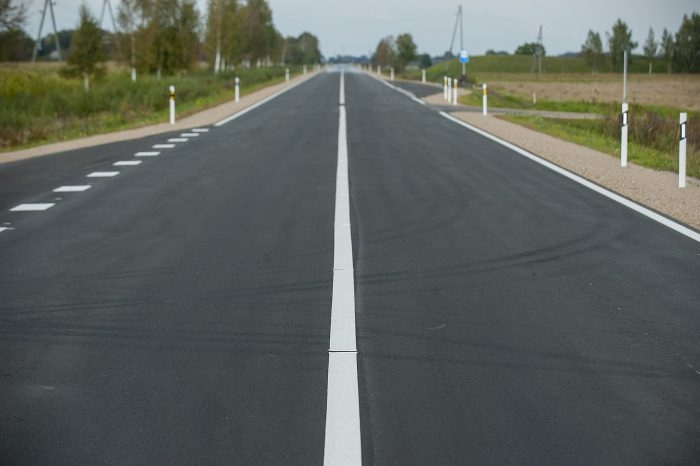 Klaipēdas šosejas posmā no Liepājas līdz Nīcai pabeigti remontdarbi; ātruma ierobežojums 70 km/h vēl saglabāsies