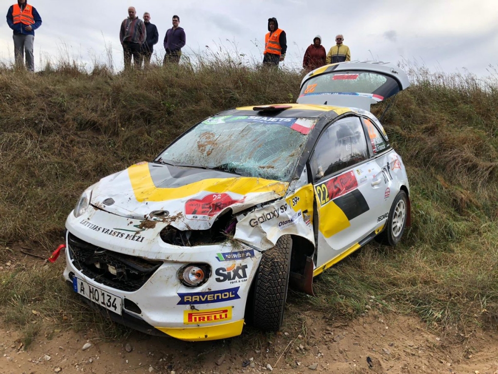 Sesks Polijas rallijā uzmet kūleni; svētdien plāno atgriezties sacensībās