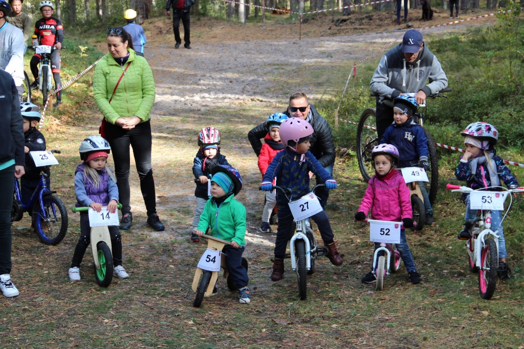 FOTO: Noskaidro pirmā velokrosa "Bernātu Dzintariņš" uzvarētājus
