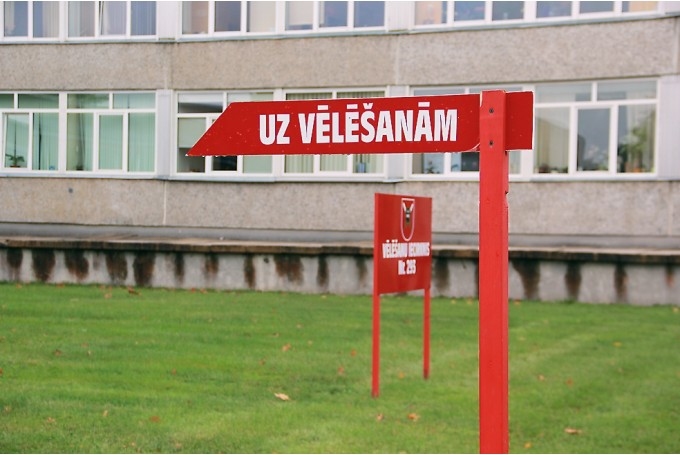 Saeimas vēlēšanās sākas balsošana 954 vēlēšanu iecirkņos Latvijā