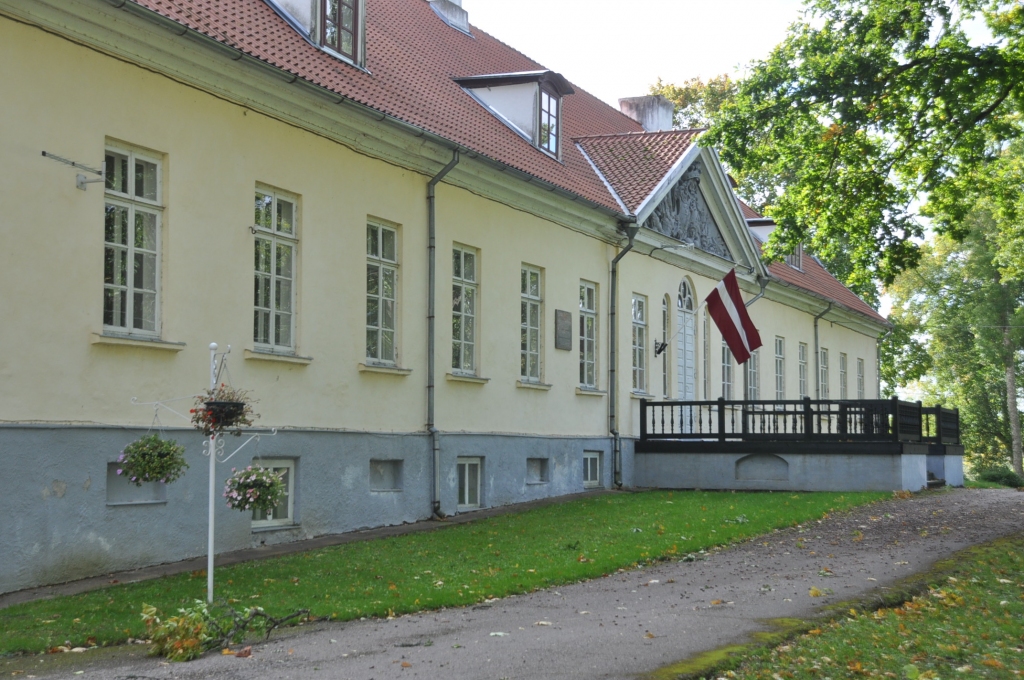 Apriķos skumjām neļaujas