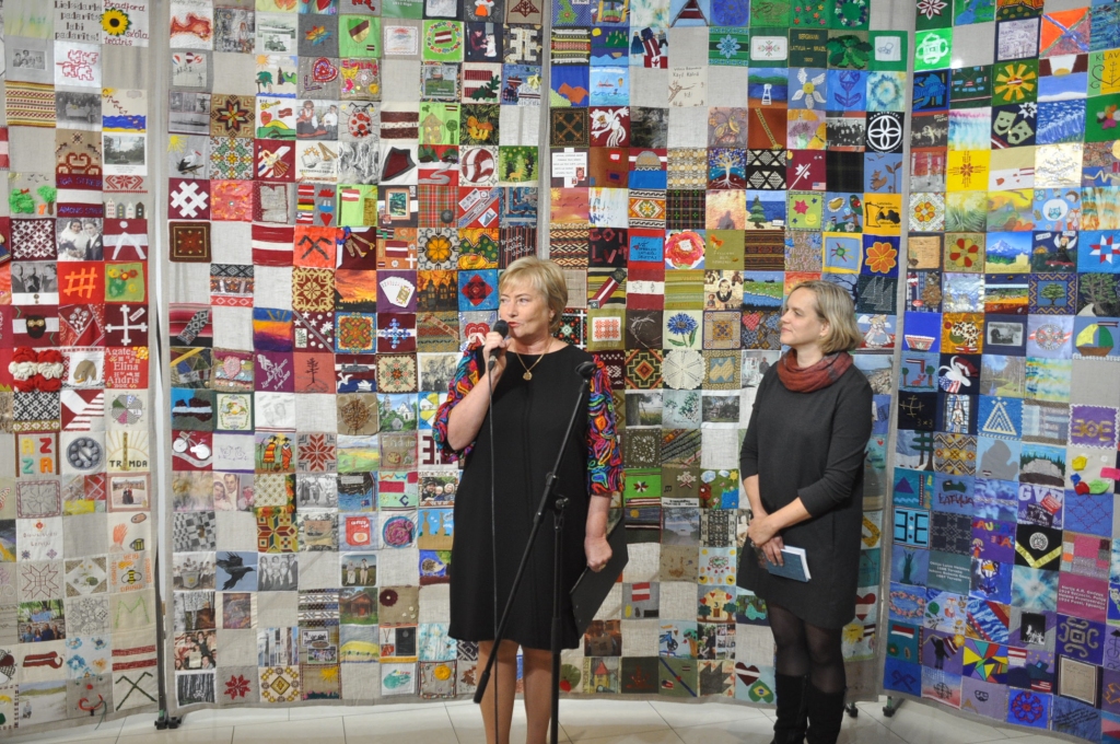 Stāsti par Dzimteni – rokdarbu segā