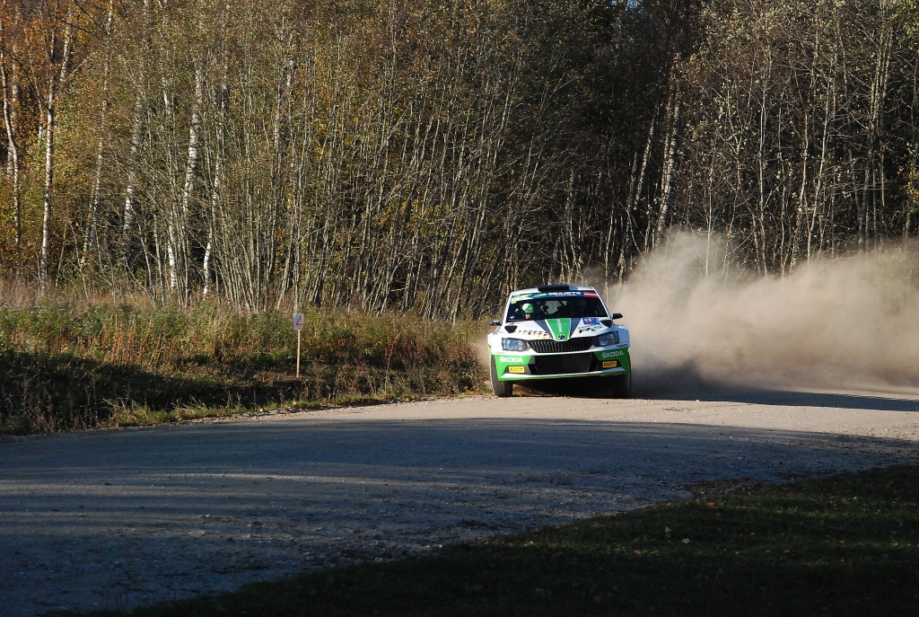 FOTO.VIDEO: Vācietis Kreims rallijā "Rally Liepāja" izbēg no avārijas pie Vecdrogas kapiem 