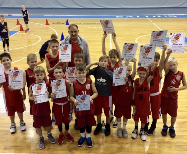 Liepājas jaunie basketbolisti cīnās turnīra "Baltais kauss" pirmajā posmā