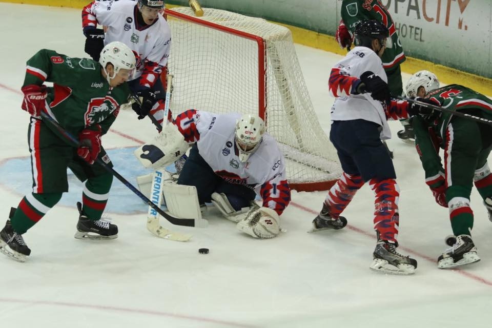  FOTO: "Liepājas" hokejisti 20 gadu jubilejas cikla aizsākumā zaudē "Prizmai"