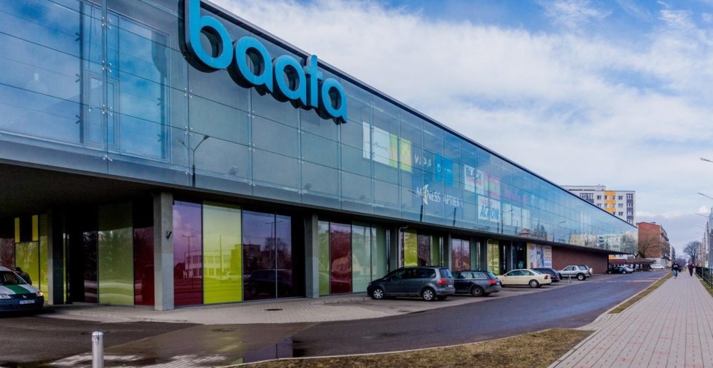 Veikalu "top!" īpašnieks par 2,4 miljoniem eiro nopircis tirdzniecības centru "baata" Liepājā