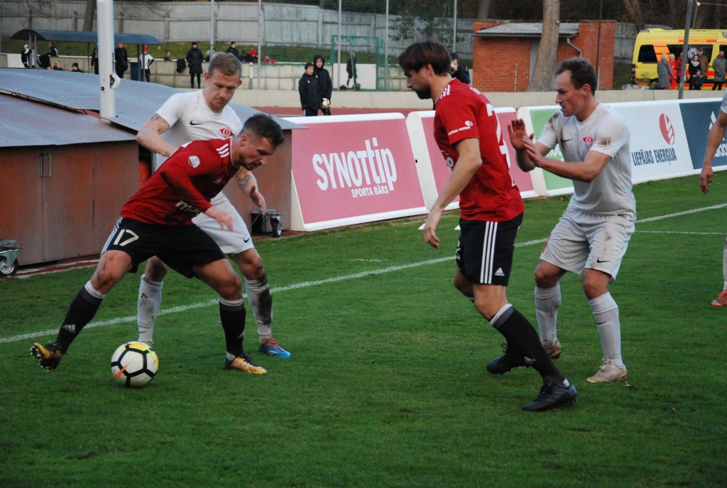 Nākamajā sezonā futbola virslīgā spēlēs deviņas komandas