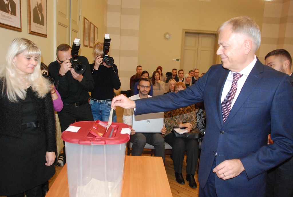 Vilnītis vadīs Liepāju, Sesks palīdzēs ar pieredzi