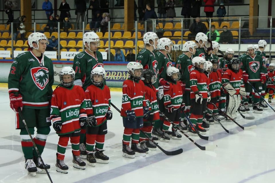 Sestdien hokeja kluba "Liepāja" mājas spēlē apbalvos labāko ūsu vai bārdas īpašieku