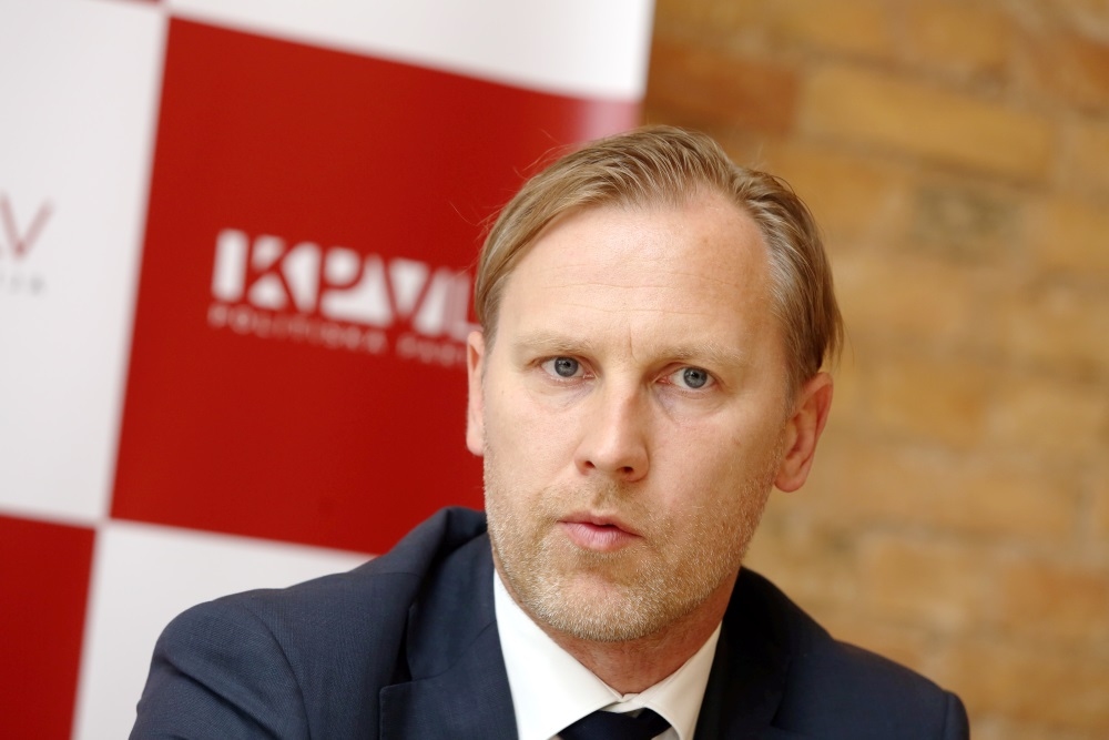 Partijas pagaidām neplāno iesaistīties sarunās par jauniem Gobzema piedāvājumiem