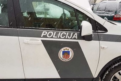Liepājā no ofisa nozog instrumentus