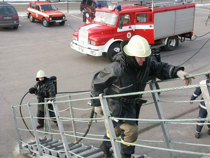 Kādas ir prasības, lai varētu strādāt par ugunsdzēsēju glābēju?