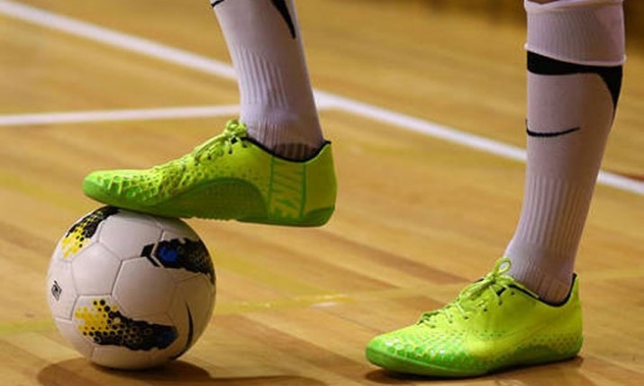 Piecas futbola komandas Cīravā spēkojas Ziemassvētku kausa izcīņā