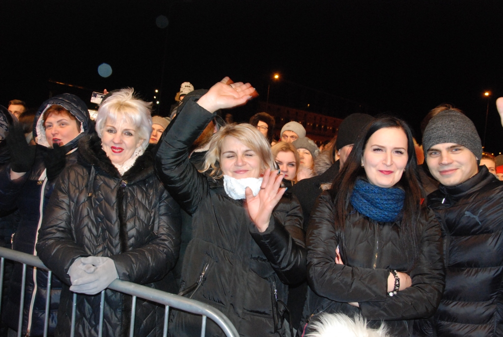 FOTO: Liepājā Jauno gadu sagaida kopā ar Busuli, bet bez svētku salūta