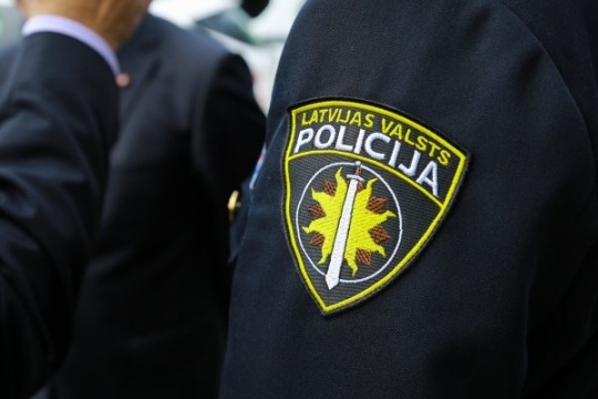Liepājā meklē aculieciniekus Jaungada naktī notikušam ceļu satiksmes negadījumam
