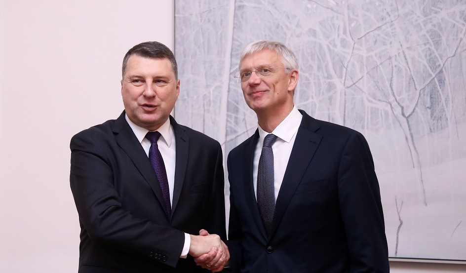 Prezidents trešo mēģinājumu veidot valdību uztic Kariņam