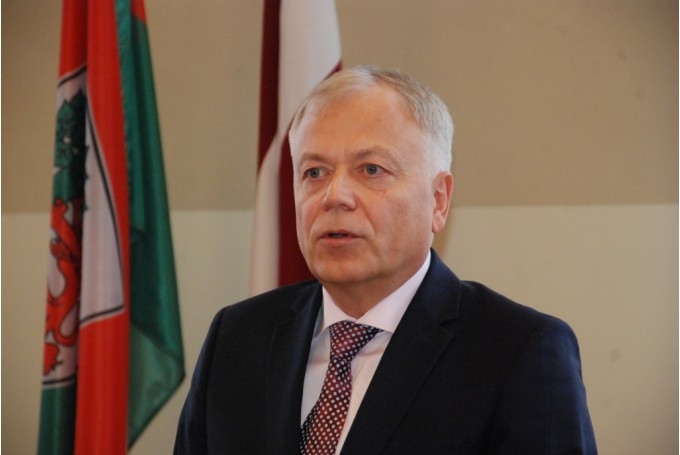 Sesks: Valdības darbā būs daudz komisku brīžu