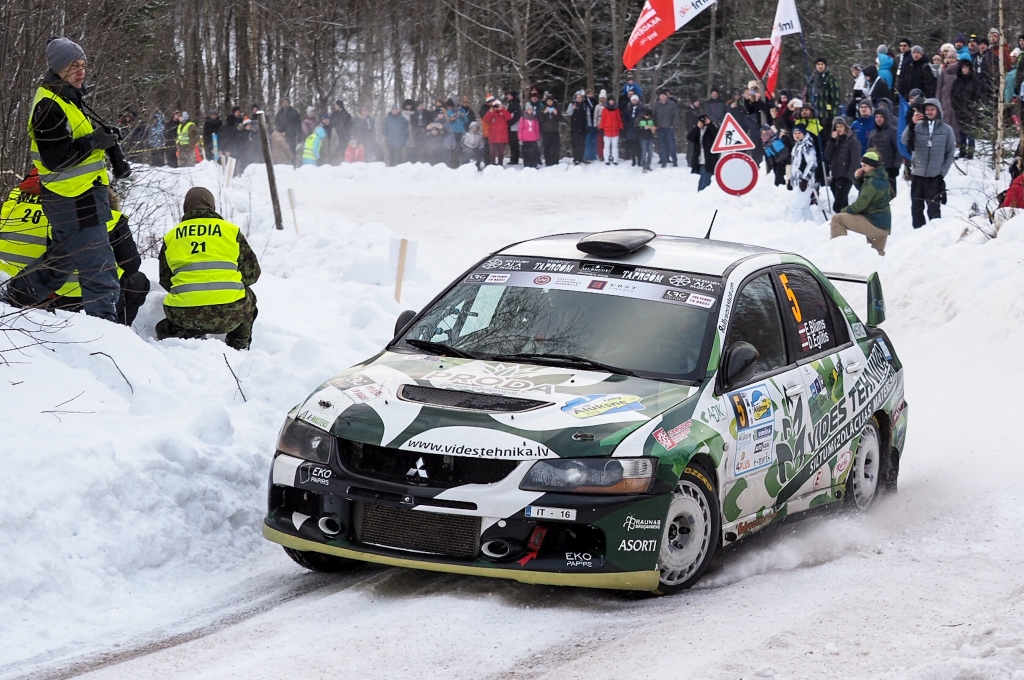 FOTO: Olivers Solbergs parāda lielisku sniegumu un plūc uzvaras laurus “Rally Alūksne 2019”