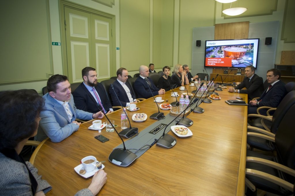 Liepājas domes vadība vizītē uzņem Saeimas frakcijas KPV LV pārstāvjus