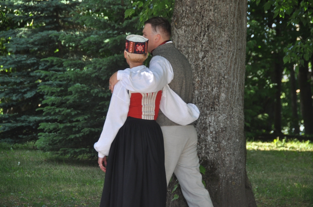 Izvēles priekšā – laulājoties