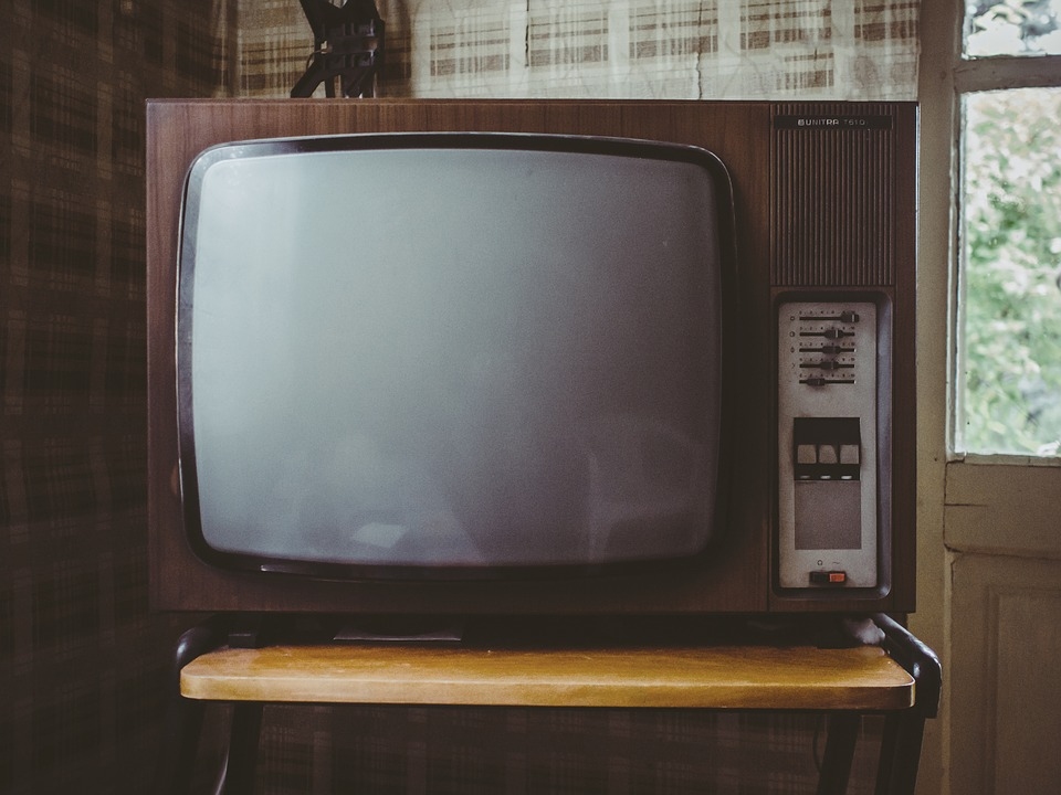 Liepājā sievietei pēc dzīvokļa izīrēšanas nozog televizoru
