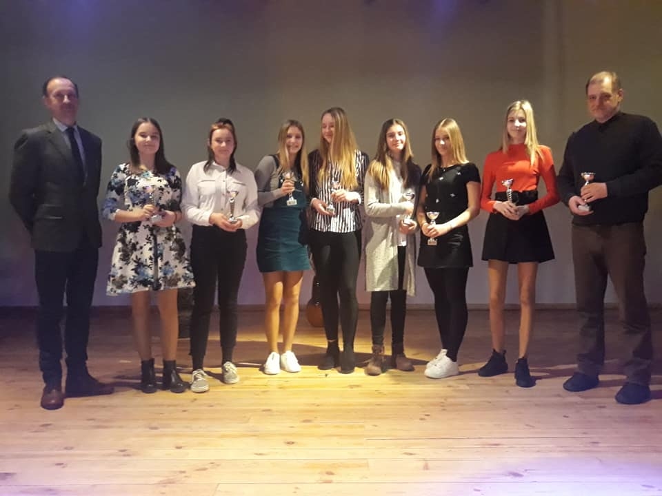 Aizputes novada jaunatnes sporta laureātā dominē ložu šaušana un volejbols