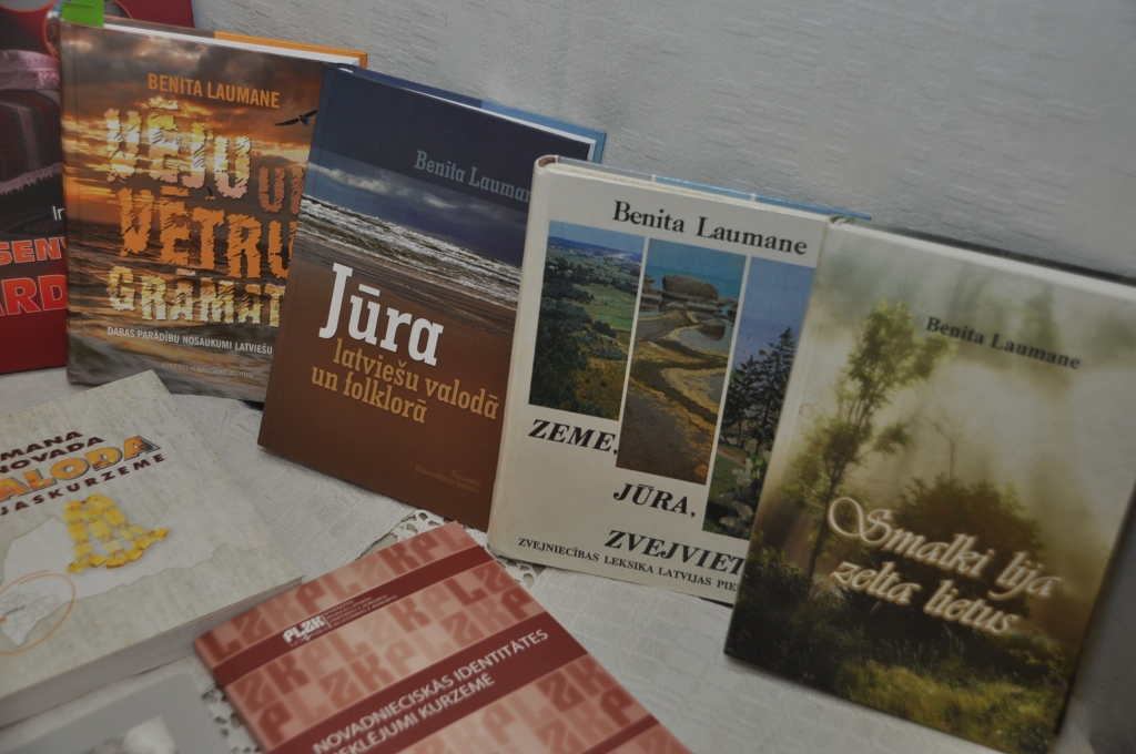 Izrāda grāmatu kolekciju  par un ap Nīcu