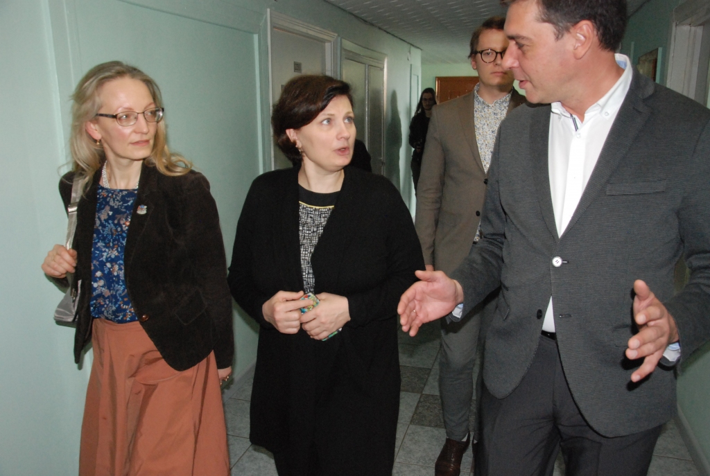FOTO: Veselības ministre Ilze Viņķele apskata Liepājas reģionālo slimnīcu