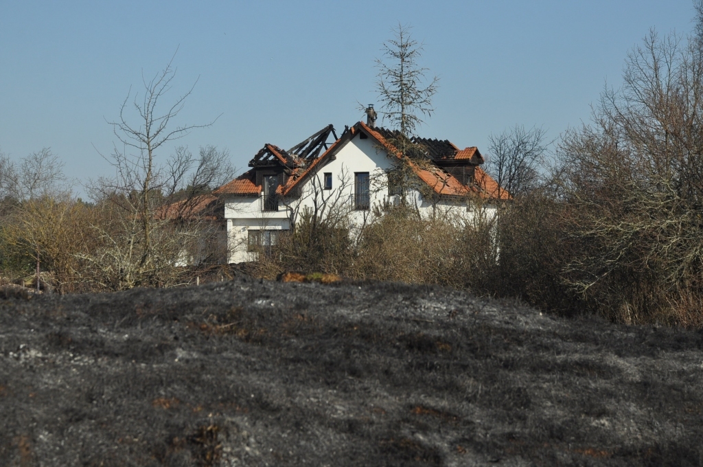 Piektdien kūlas ugunsgrēkos kopumā izdeguši 218 hektāri zemes
