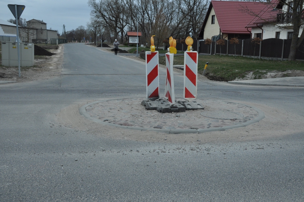 Vai Grobiņā būs apļveida krustojumi? Kādēļ konstrukcijas tik mazas?