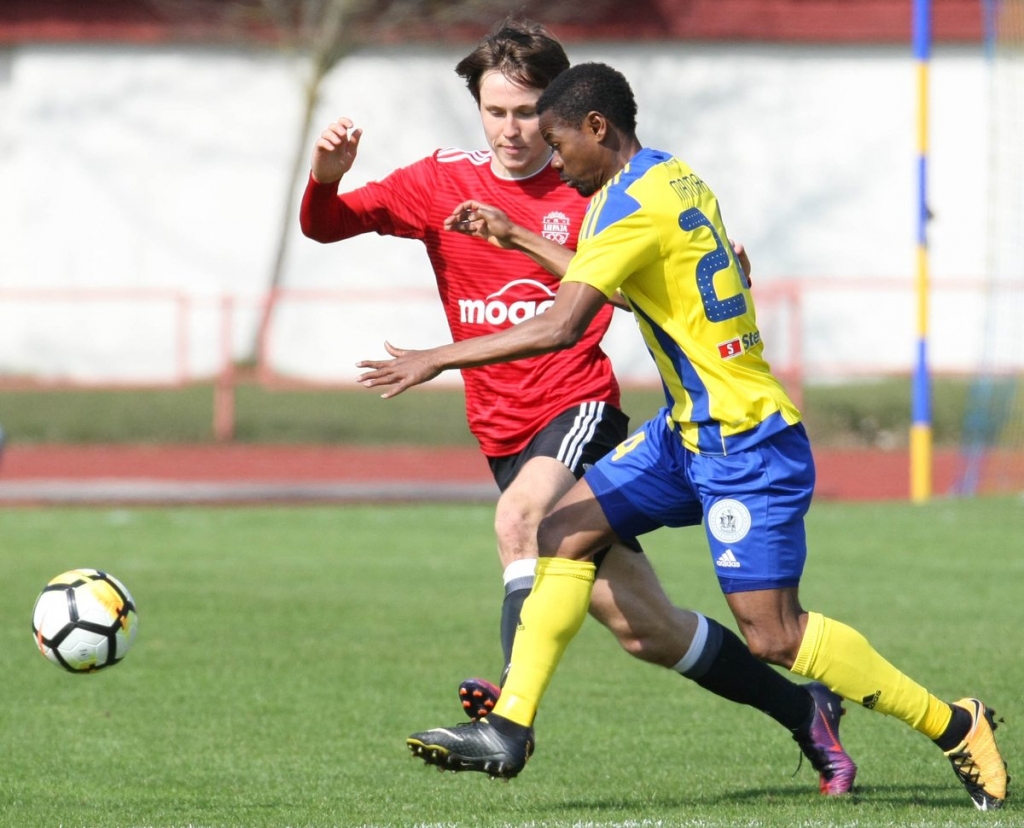 "Ventspils" un "Liepājas" futbolisti cīnās neizšķirti Kurzemes derbijā