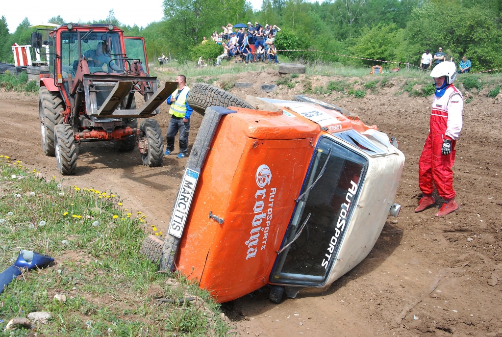 FOTO: Priekulē sāk amatieru autokrosa seriālu "Žemaitija-Kurzeme 2019"