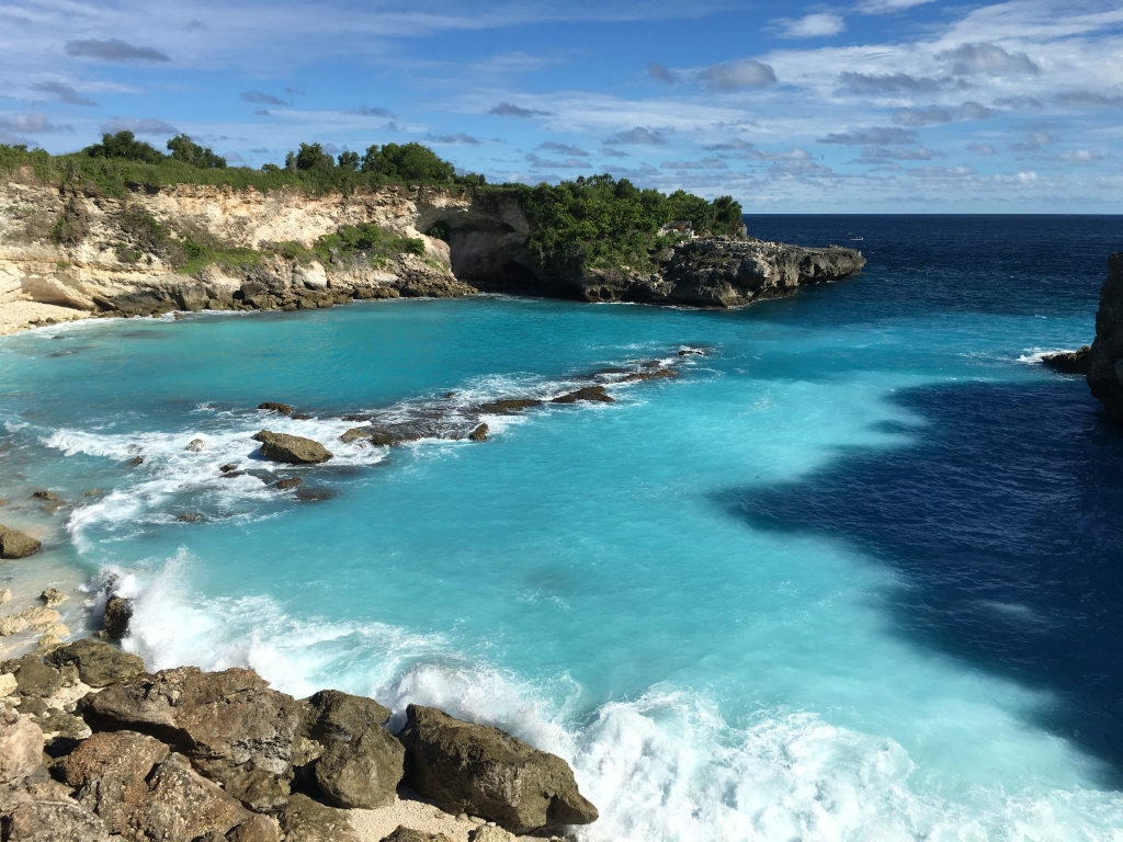 Paradīzes pludmales un elles durvis Bali salā