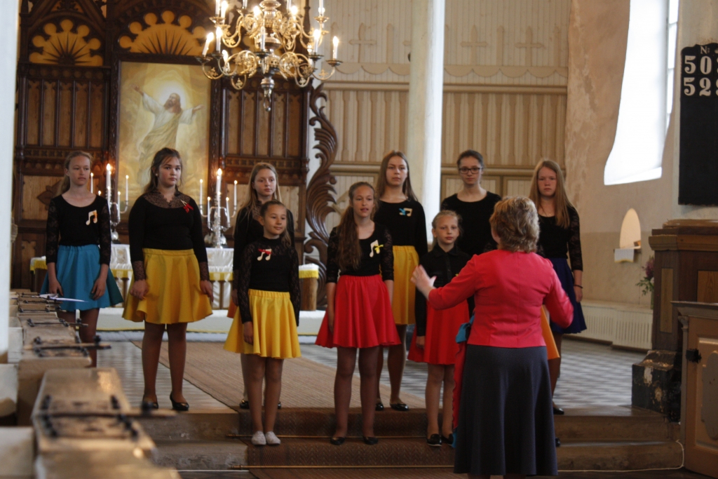 FOTO: Kurzemes zonas mūzikas un mākslas skolu audzēkņu festivāls "Ērģeļmūzika krāsās"